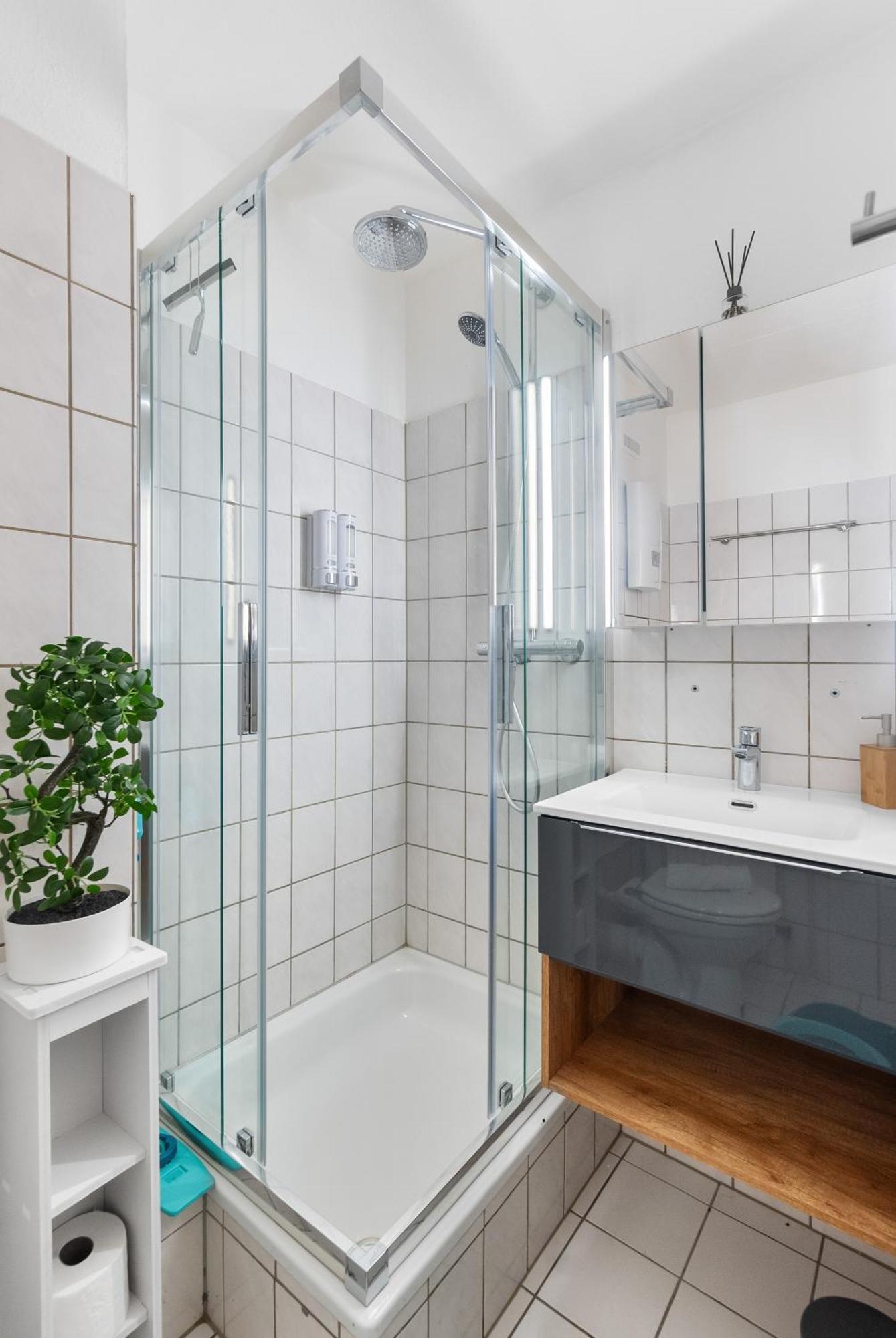 Messe, Monteure, Budget - Einfache Komfortable 2 Personen Wohnung Duisburg Eksteriør bilde